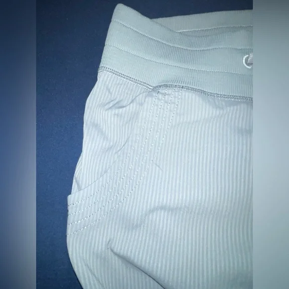 Lululemon Gray Cargo Capri Pants - Picture 11 of 12